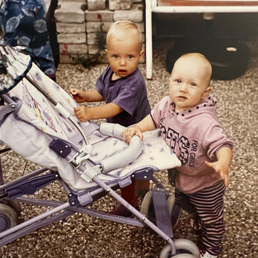 Miri & Laura als ganz kleine Mädchen